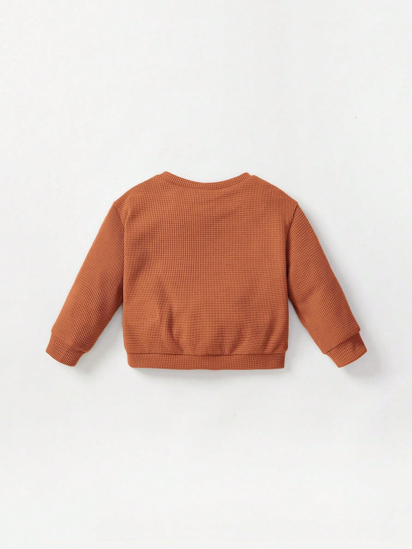 بلوفر وبنطلون رياضي تفاصيل مرقع بعبارة للاولاد الاطفال