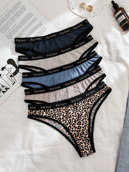 سروال نسائي ثلاثي