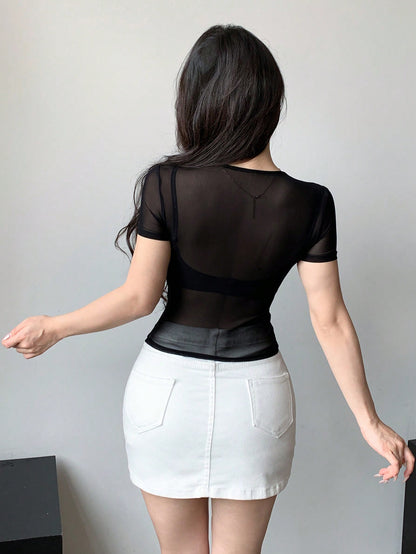 ملابس علوية نسائية