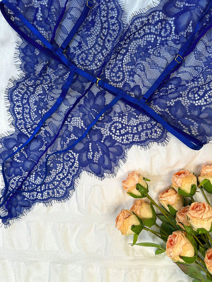 ملابس داخلية بلون أسود جذابة مصنوعة من الدانتيل بمقاس كبير للسيدات