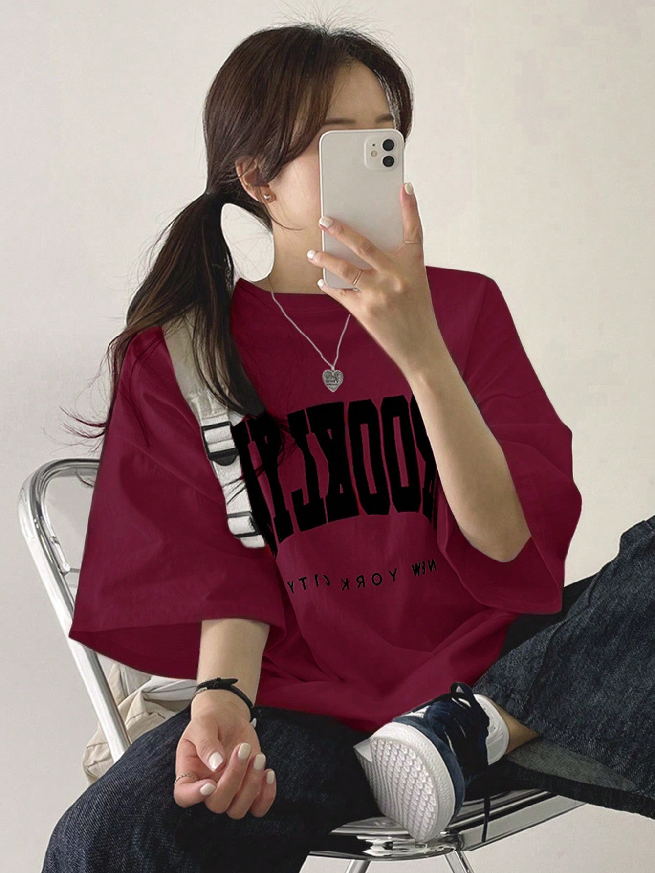 تيشرت رجالي برقبة مستديرة وأكمام قصيرة بتصميم طباعة الحروف لفصل الصيف