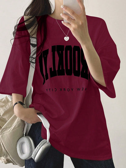 تيشرت رجالي برقبة مستديرة وأكمام قصيرة بتصميم طباعة الحروف لفصل الصيف