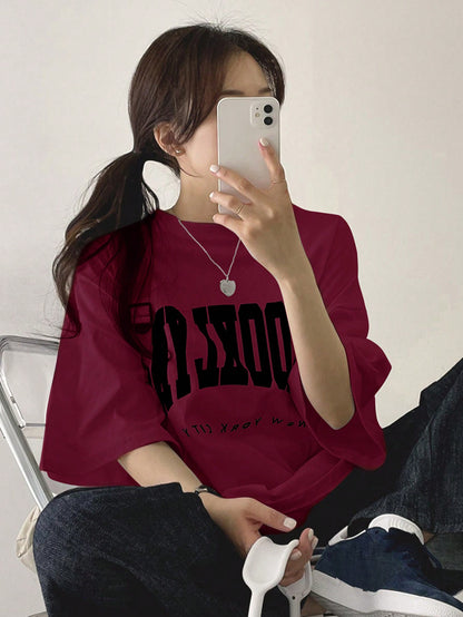 تيشرت رجالي برقبة مستديرة وأكمام قصيرة بتصميم طباعة الحروف لفصل الصيف