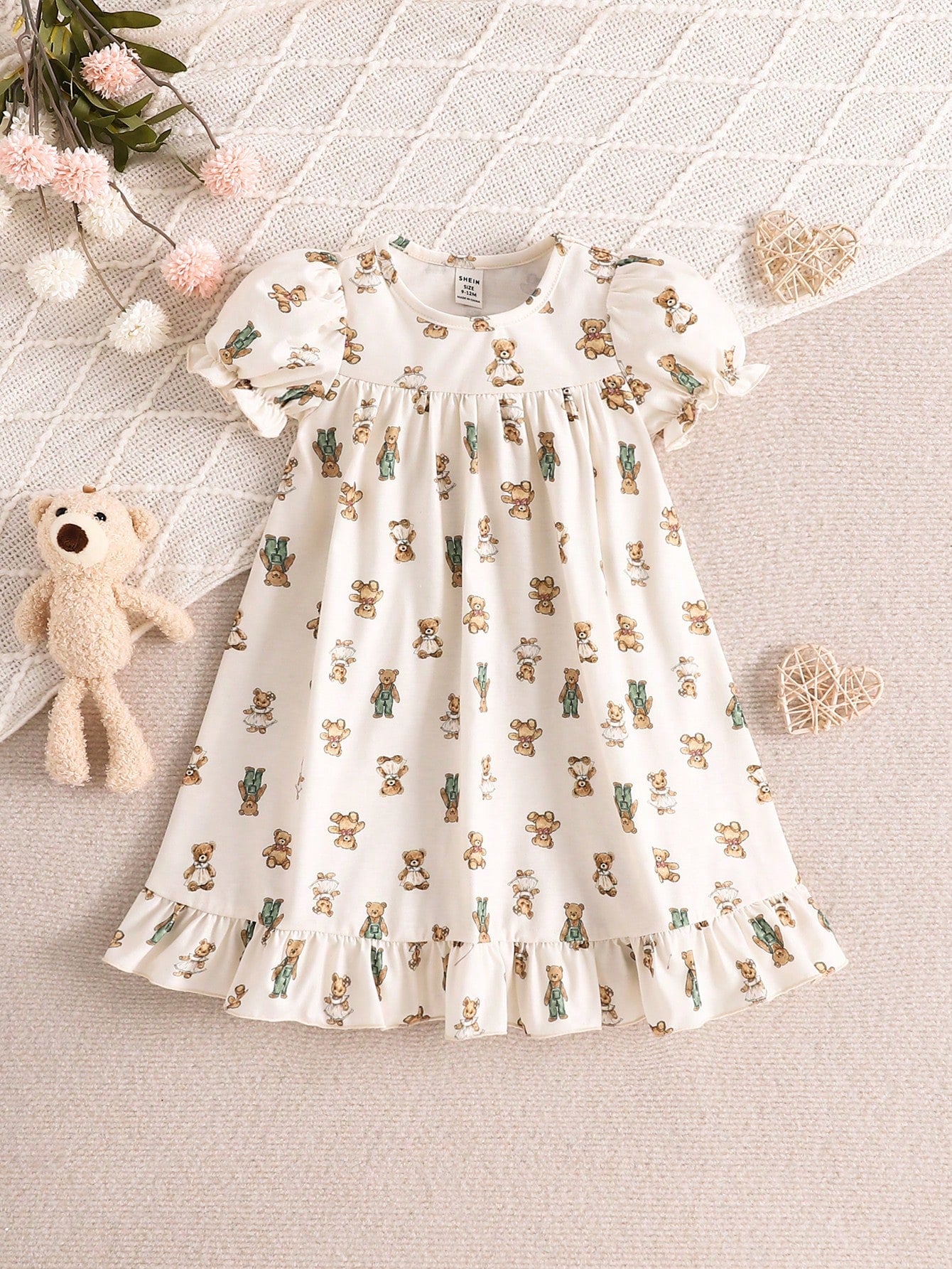 فستان ليلي محبوك لطفلة رضيعة بنمط دب كرتوني بارز ورقبة بفقاعات وحاشية بطبقات زخرفية