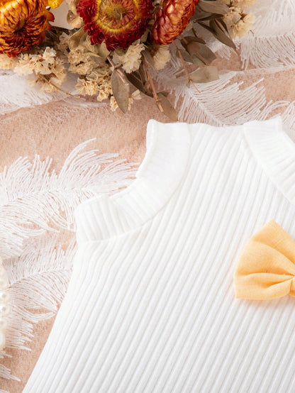 مجموعة ملابس علوية بناتية ربيعية-صيفية بدون أكمام وأربطة صغيرة وسروال قصير بحزام خصر للأزياء الصيفية للفتيات الرضع الأنيقات والعارضات