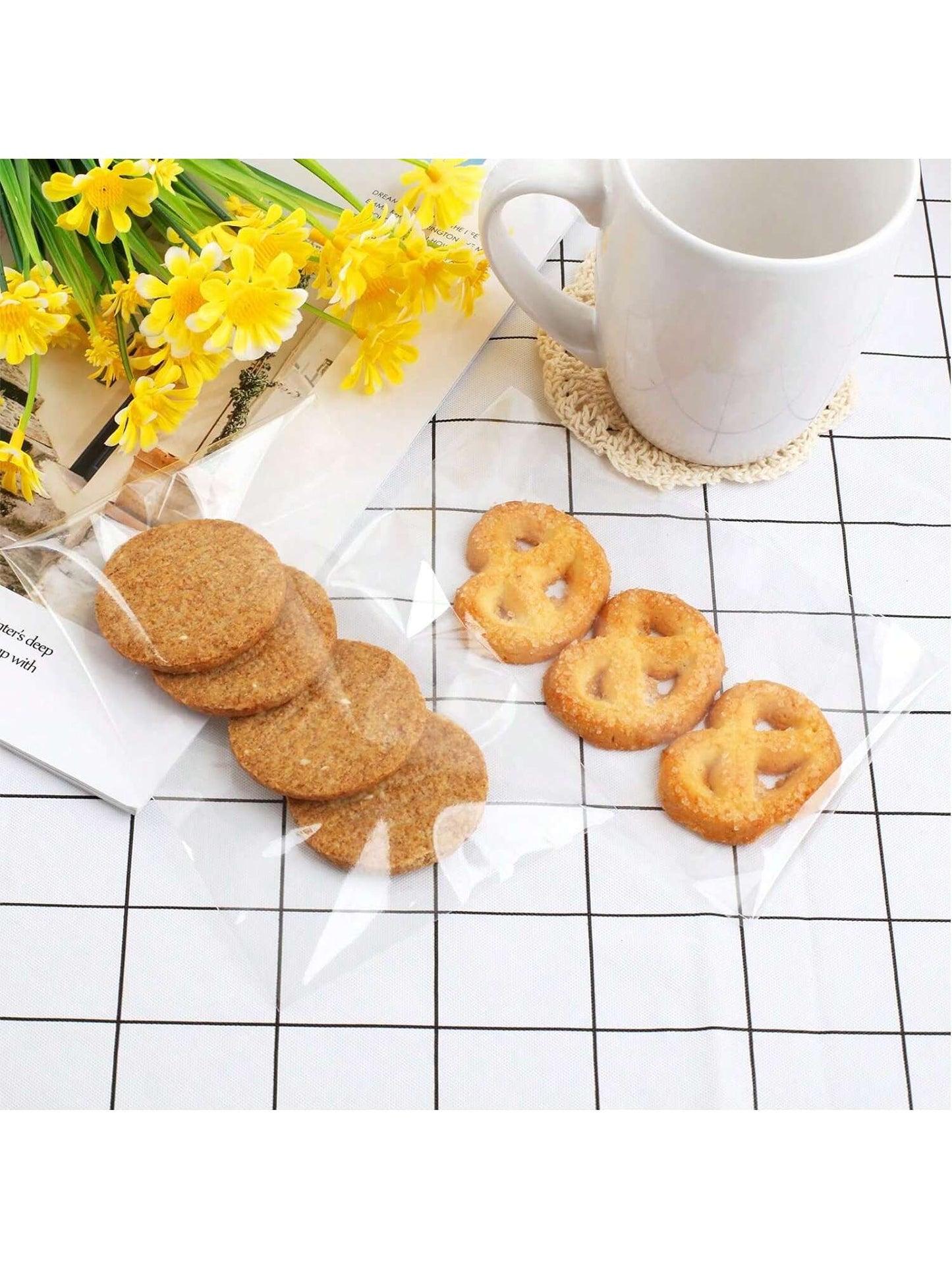 أكياس بسكويت