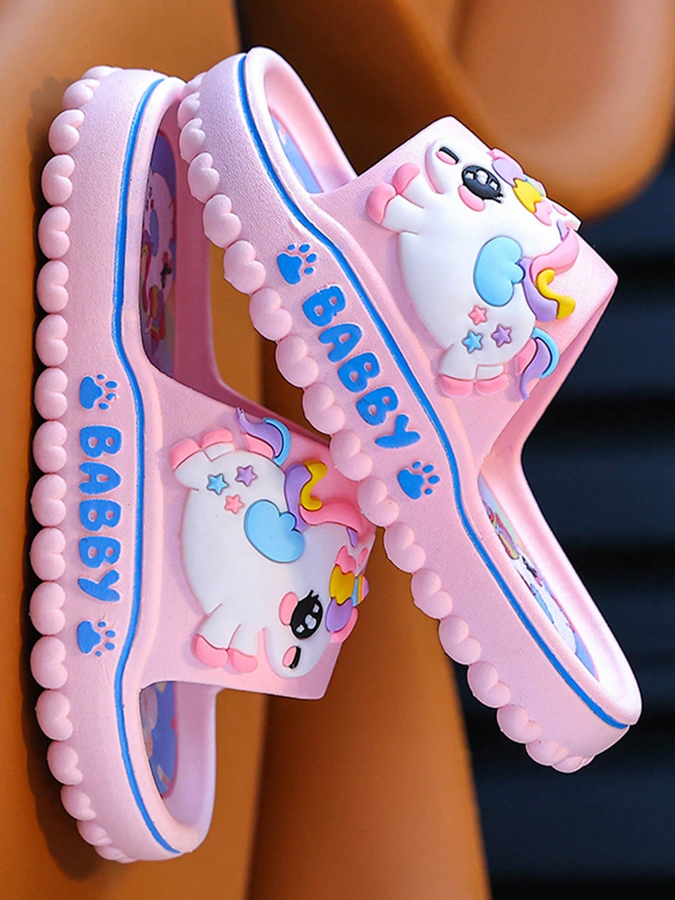 زوج من نعال الأميرة الجميلة للربيع والصيف، صنادل فتيات كرتونية ناعمة الملمس مناسبة للأنشطة الداخلية والخارجية والشاطئية