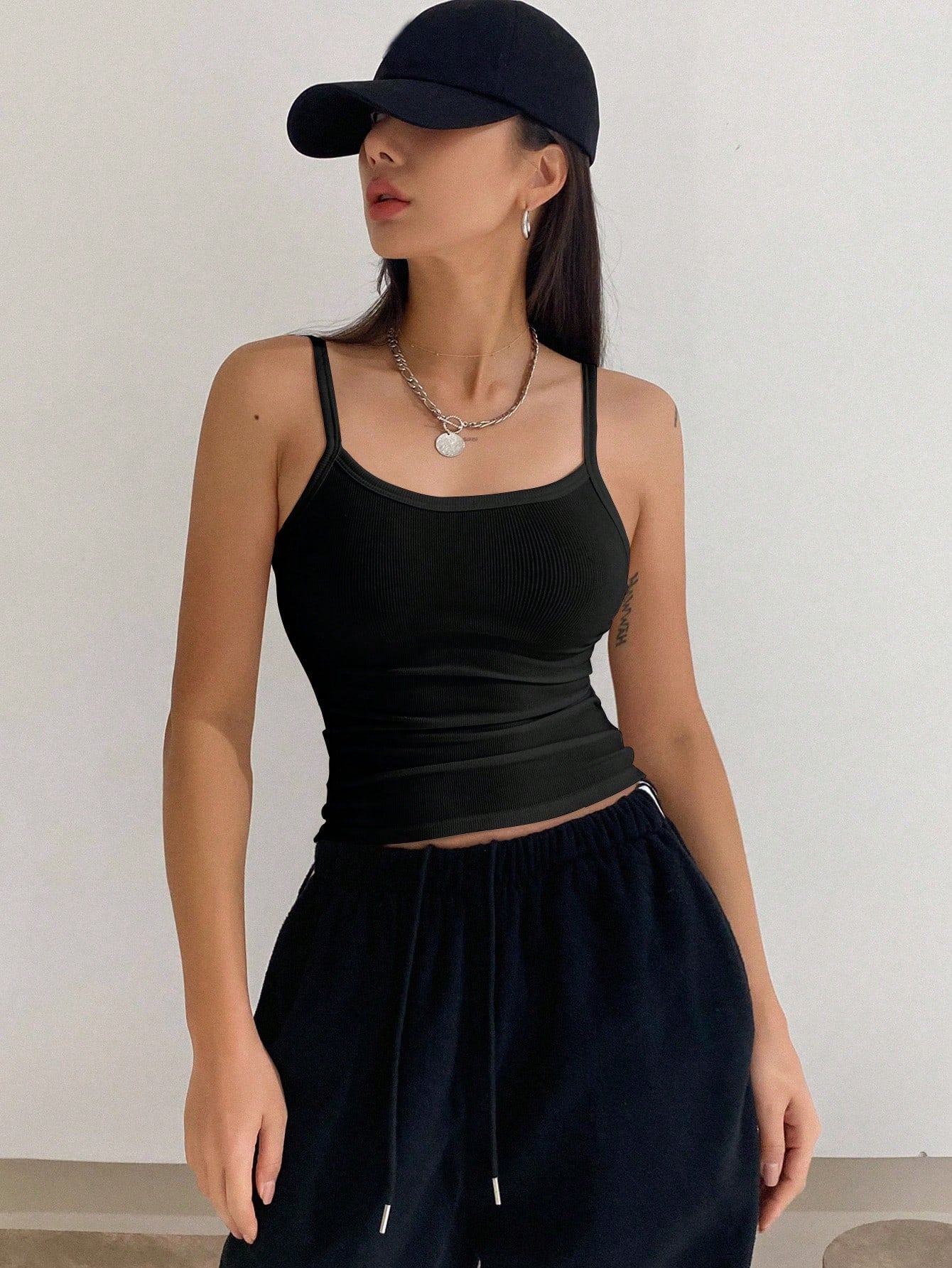 ملابس علوية بدون أكمام نحيف مطوي  لصيف النساء