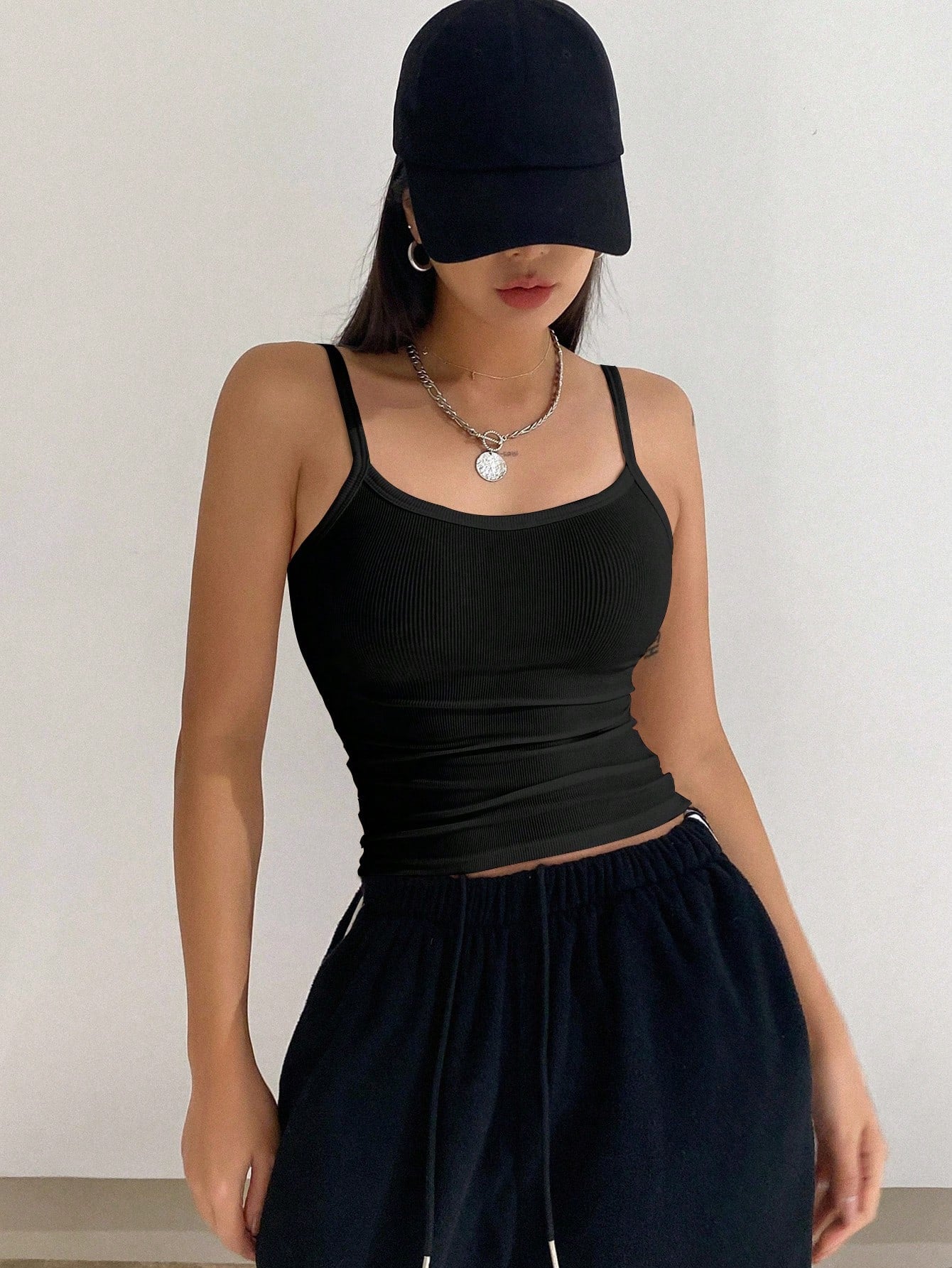 ملابس علوية بدون أكمام نحيف مطوي  لصيف النساء