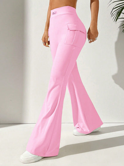 سروال شينو نسائي عارض بلون سادة ناعم وتفاصيل ضيقة مع توسعة طفيفة