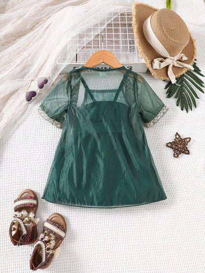 فستان بحمالات رفيعة مزين بالدانتيل الكاجوال