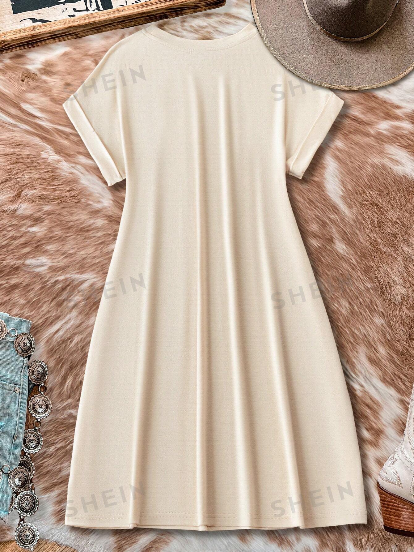 فستان نسائي برقبة دائرية و أكمام قصيرة واسعة القَصَّة بنمط دوار الشمس، مناسب للاستخدام الصيفي لتحافظي على جمالك