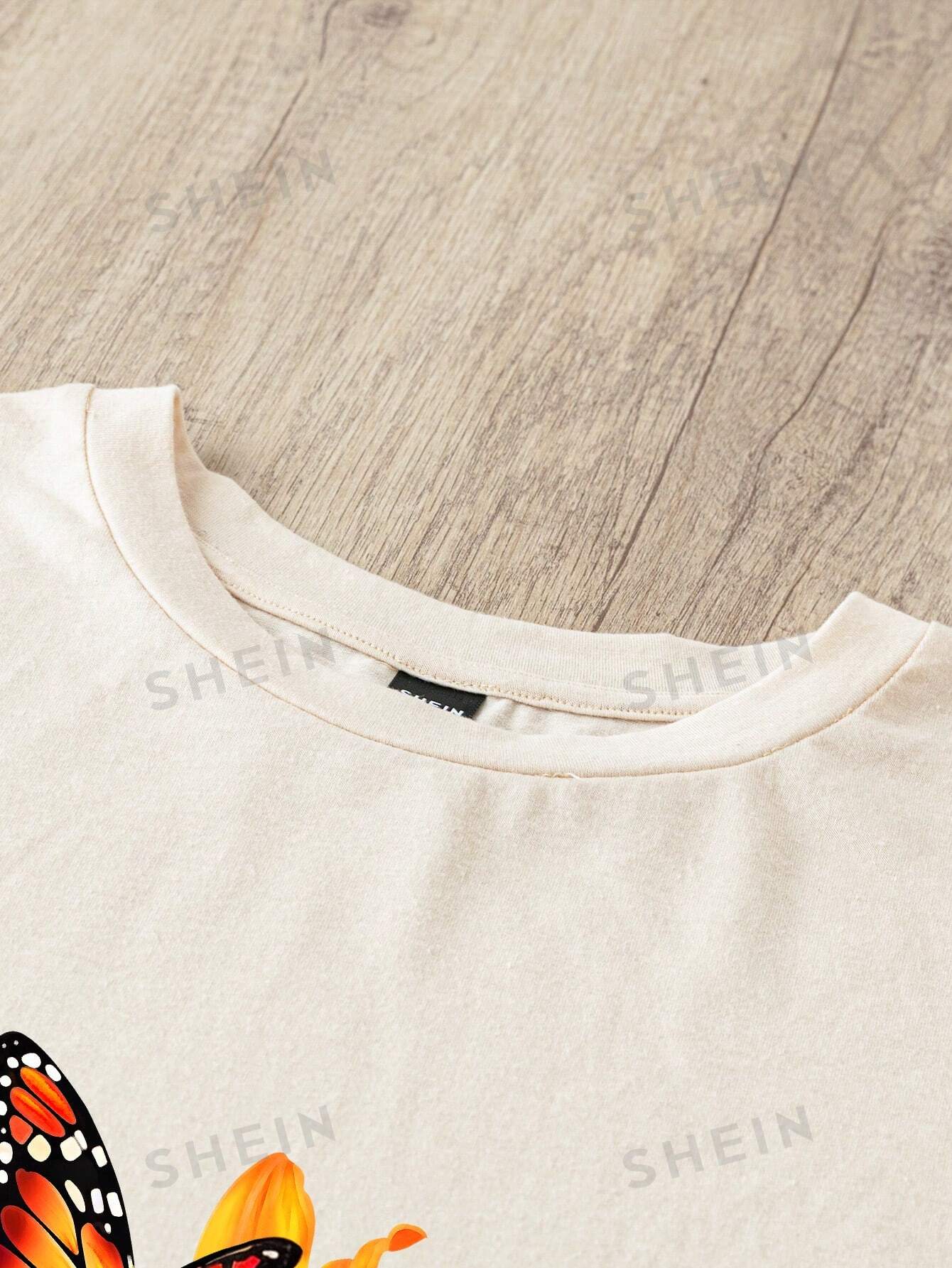 فستان نسائي برقبة دائرية و أكمام قصيرة واسعة القَصَّة بنمط دوار الشمس، مناسب للاستخدام الصيفي لتحافظي على جمالك