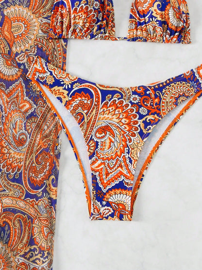 مجموعة من 3 قطع تحتوي على طباعة Paisley، القمة هالتر بيكيني مع قاع البيكيني، وسترة تغطية بحافة غير متناظرة، مناسبة للصيف والشاطئ