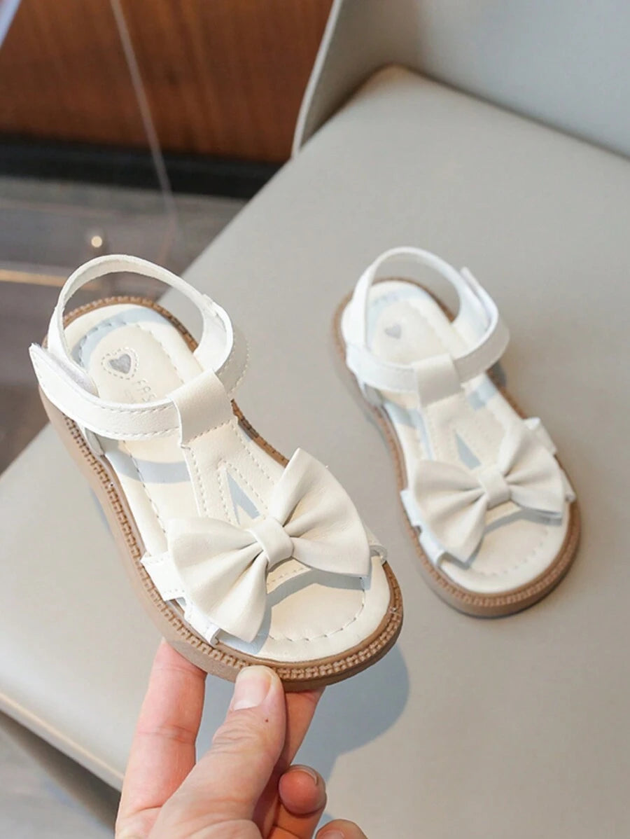 صنادل أطفال مسطحة