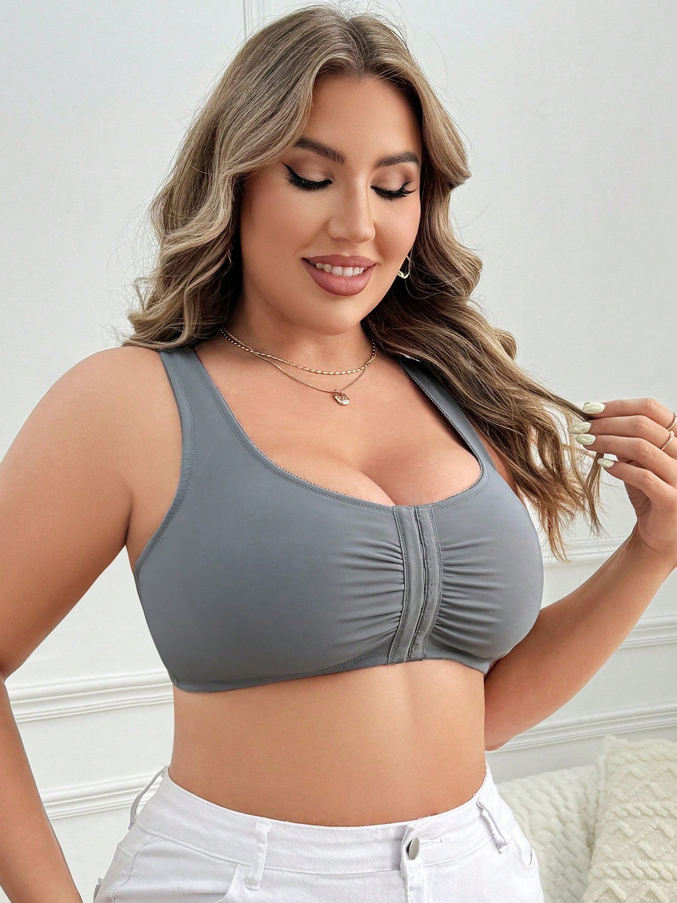 سنيرة داعمة بحجم كبير بإغلاق أمامي، قطعة واحدة