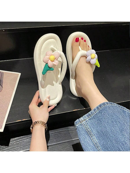 صنادل نسائية بيضاء عصرية جديدة للصيف مزينة بتصميم زهرة جذابة تناسب الارتداء السريع، نعل سميك من EVA مبطن لتوفير الراحة