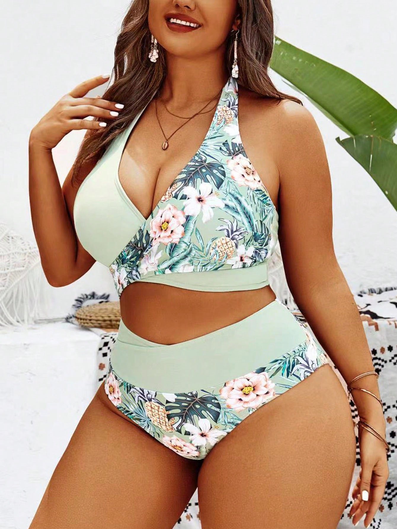 طقم بيكيني حجم كبير