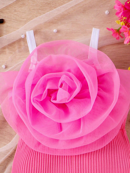 بدلة قفطانية للأطفال الرضع البنات بحمالة مع فصوص رومانسية وتفاصيل زهرية