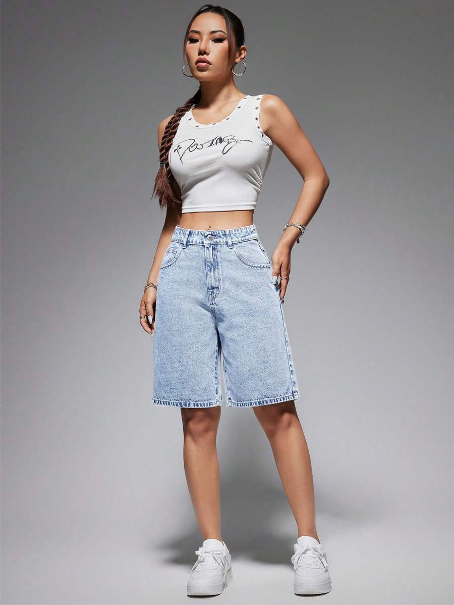 سروال جينز نسائي بسيط بلون سادة للإطلالة العصرية خلال الصيف