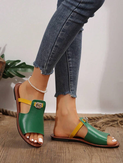 صنادل كاجوال للنساء