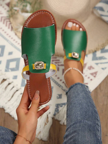 صنادل كاجوال للنساء