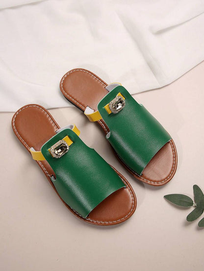 صنادل كاجوال للنساء