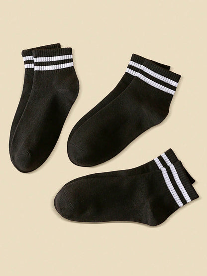 جوارب نسائية