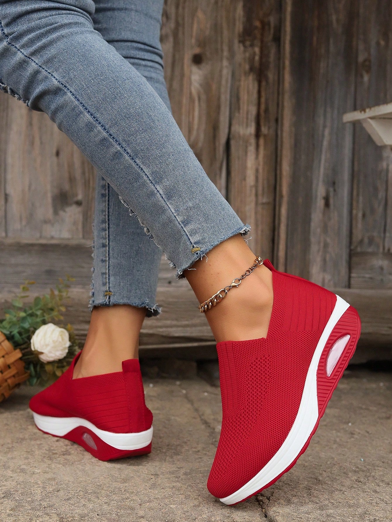 حذاء رياضي محبوك جديد للحدود الهائمة ، مريح ومسامي ومعزز بنعل ناعم مضاد للانزلاق، حذاء رياضي بتوسيدة هوائية من الشبكة للنساء.