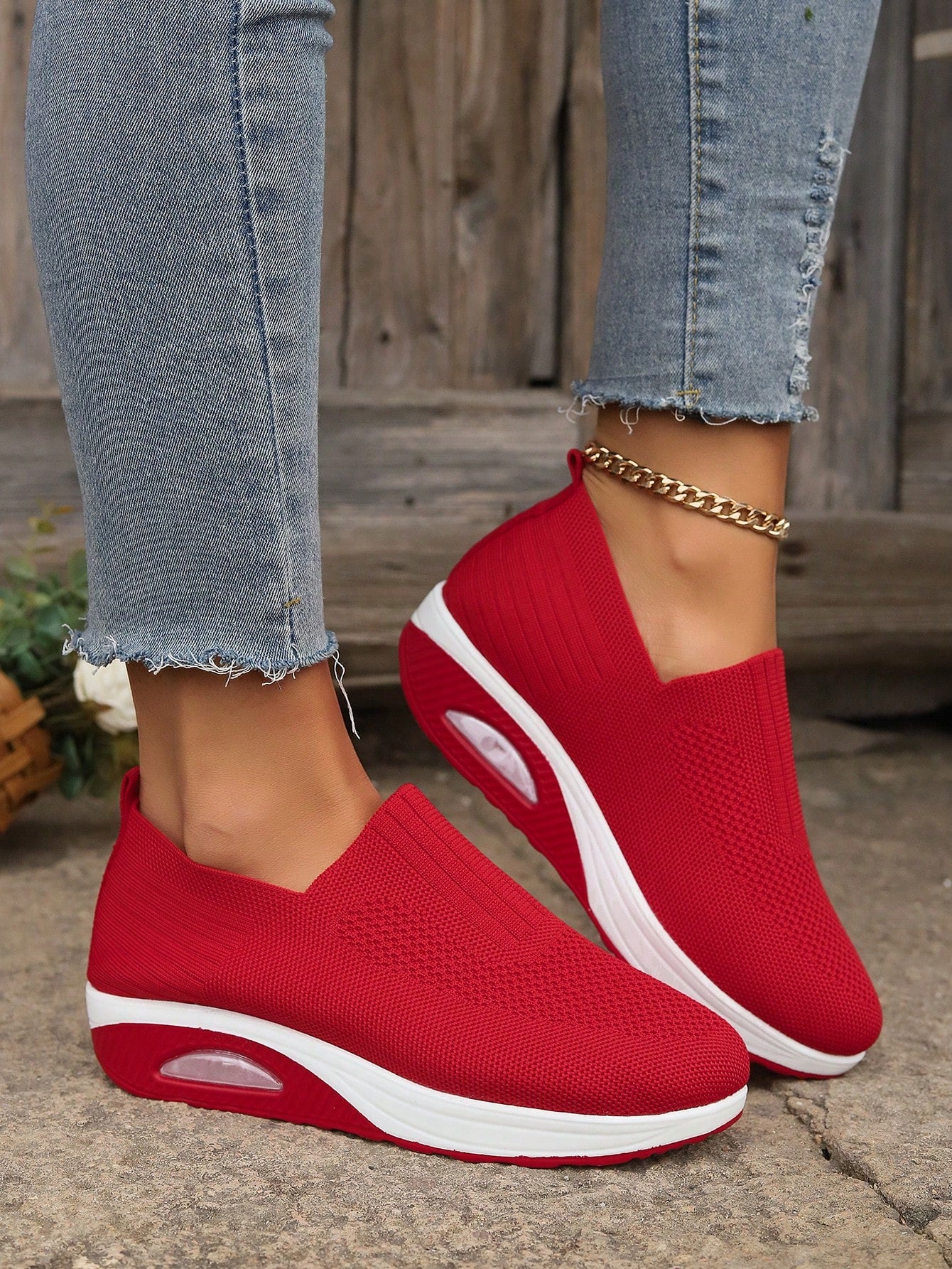 حذاء رياضي محبوك جديد للحدود الهائمة ، مريح ومسامي ومعزز بنعل ناعم مضاد للانزلاق، حذاء رياضي بتوسيدة هوائية من الشبكة للنساء.