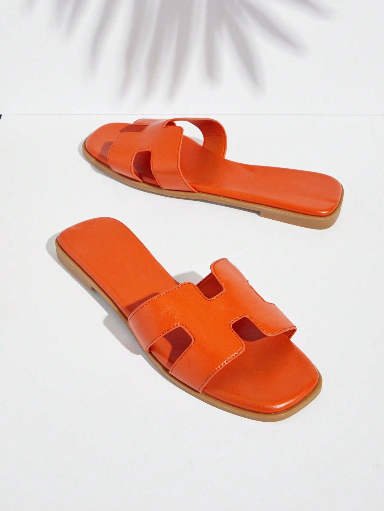 أكثر الصنادل الجلدية مبيعاً للنساء، ذات اللون البرتقالي الخردلي، مريحة ومريحة، موضة لا تزول، الألوان الأكثر شعبية