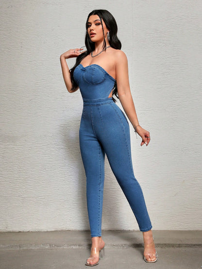 بدلة جينز أنيقة برباط بدون أشرطة بظهرٍ مكشوفٍ بلونٍ صامد وتدرج صبغي جذاب