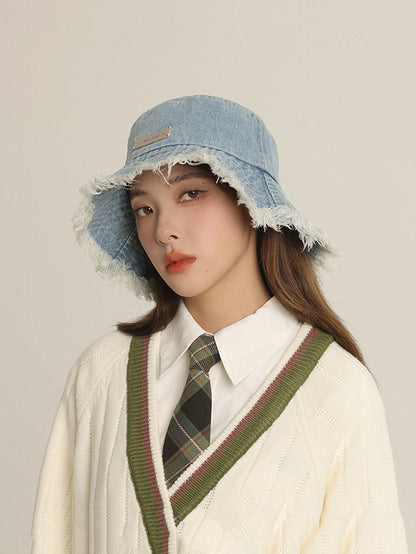 قبعات نسائية