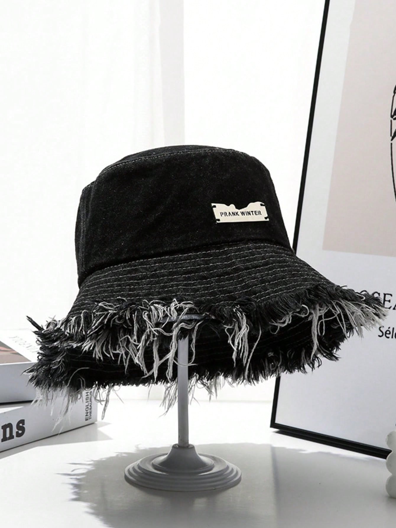 قبعات نسائية