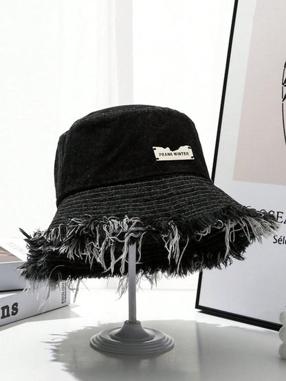 قبعات نسائية