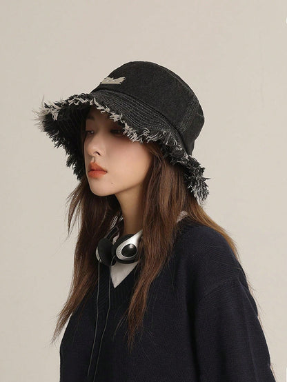 قبعات نسائية