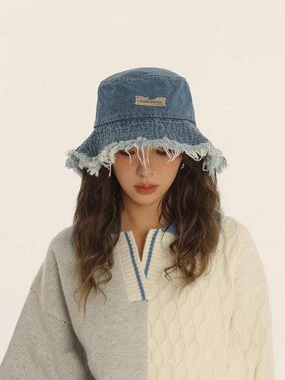 قبعات نسائية