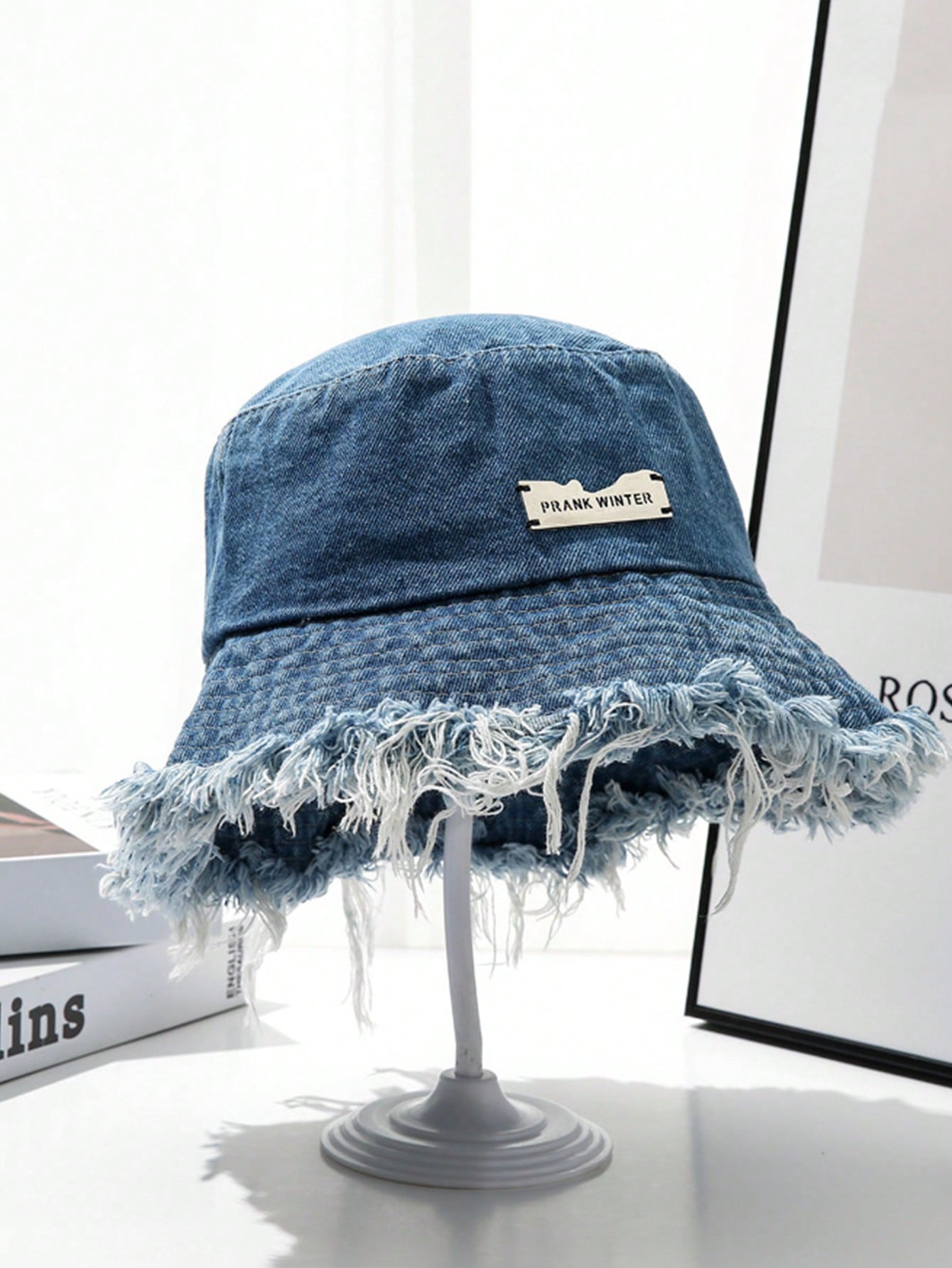 قبعات نسائية