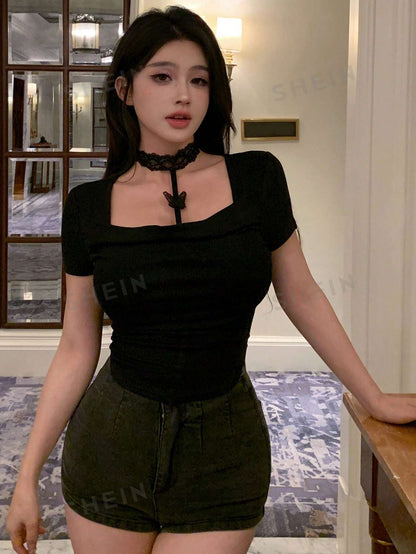 تي شيرت نسائي صيفي برقبة مستقيمة وأكمام قصيرة