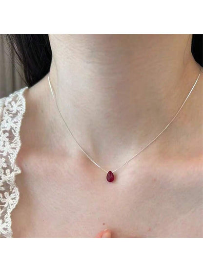 قلادة نسائية