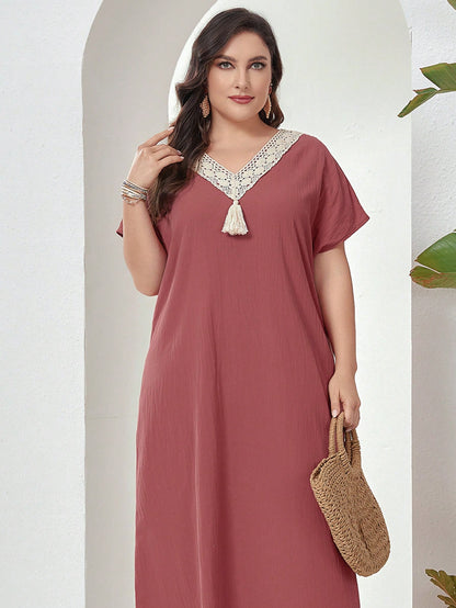 فستان صيفي بحجم كبير عارضة، عنق مستدير، تصميم ملون بقطع الدانتيل، كم فراشة، طويل الأكمام