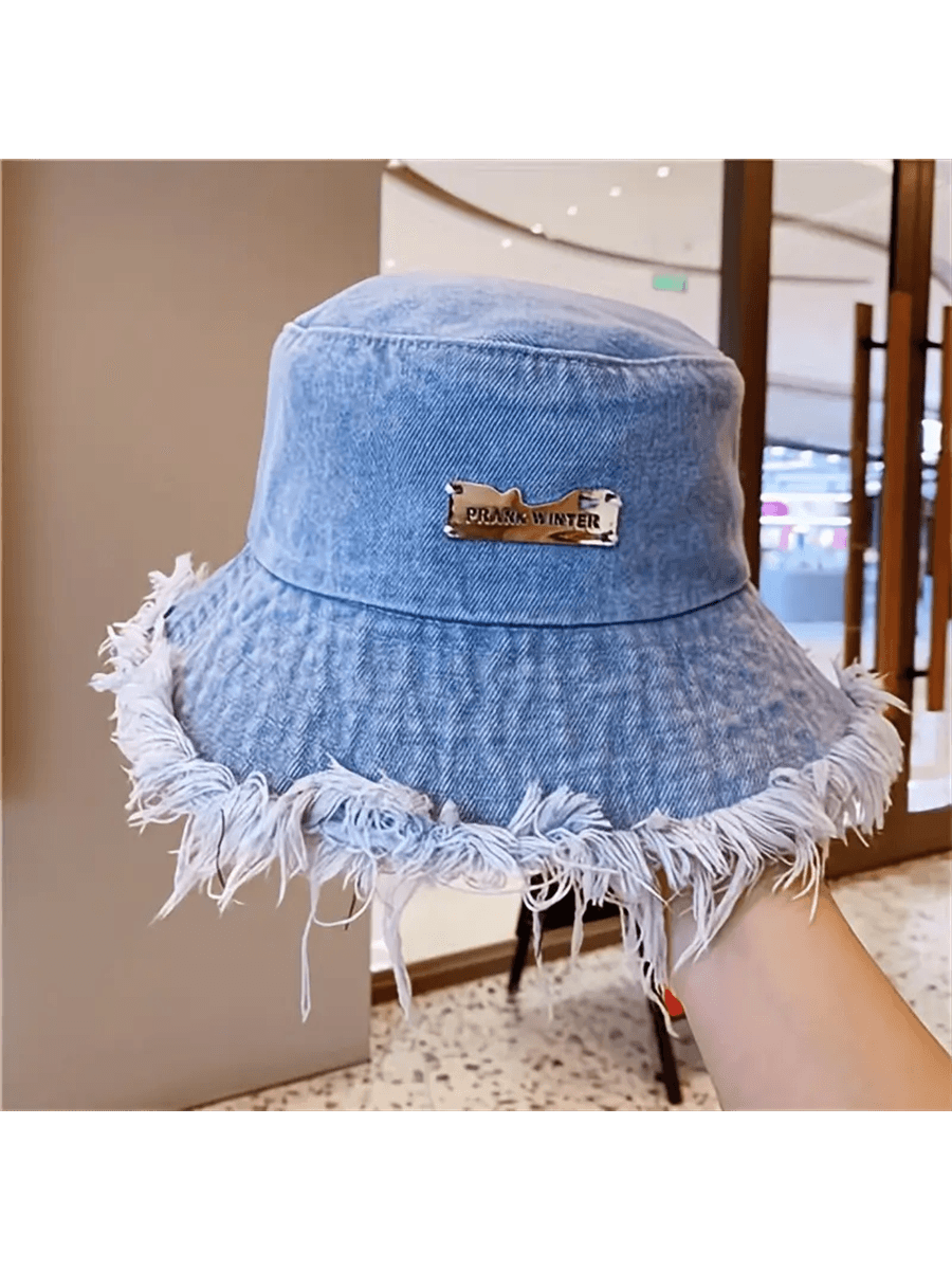 قبعة الصياد الخفيفة والأنيقة متعددة الاستخدامات بتصميم الدلو والأطراف الخام ويتضمن تسمية بالحرف للزينة