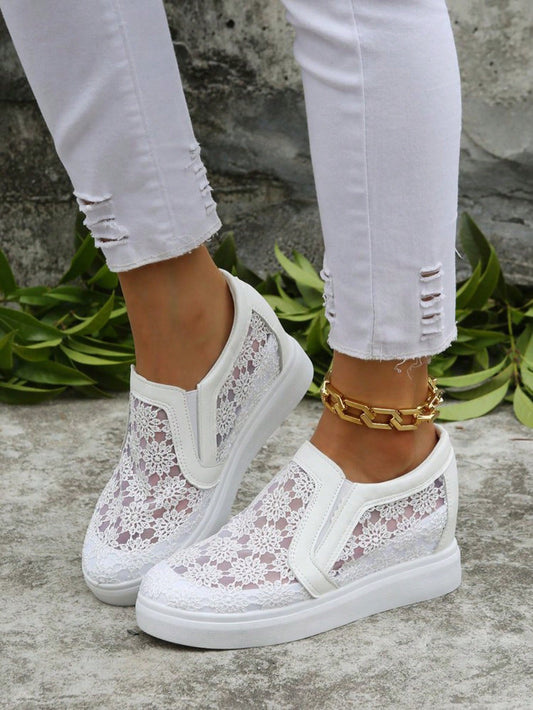 حذاء كاجوال مزين بالدانتيل الأزهار للنساء