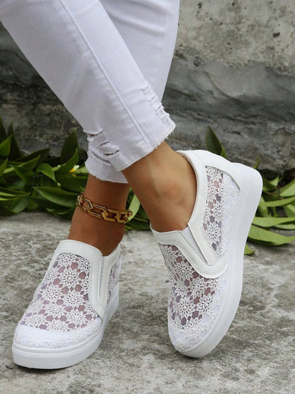 حذاء كاجوال مزين بالدانتيل الأزهار للنساء