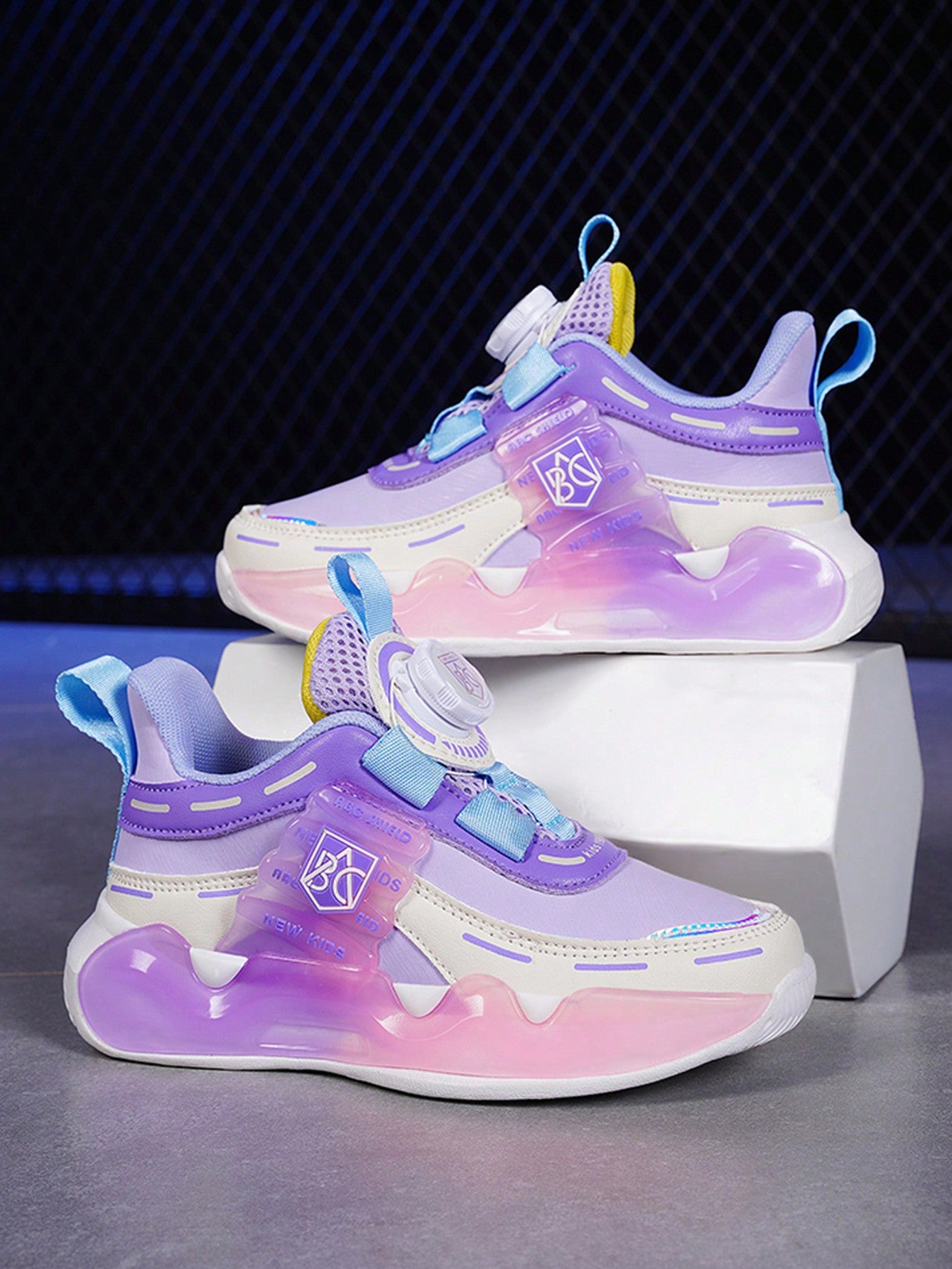 حذاء رياضي للاطفال