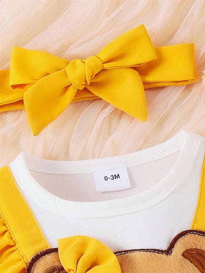 مجموعة بذلتين صيفية للأطفال الرضع بناتي، بنطلون قصير بأكمام طائر الفينة وخيوط دمية قطانية مع تطريزات زهرة وشريط شعر