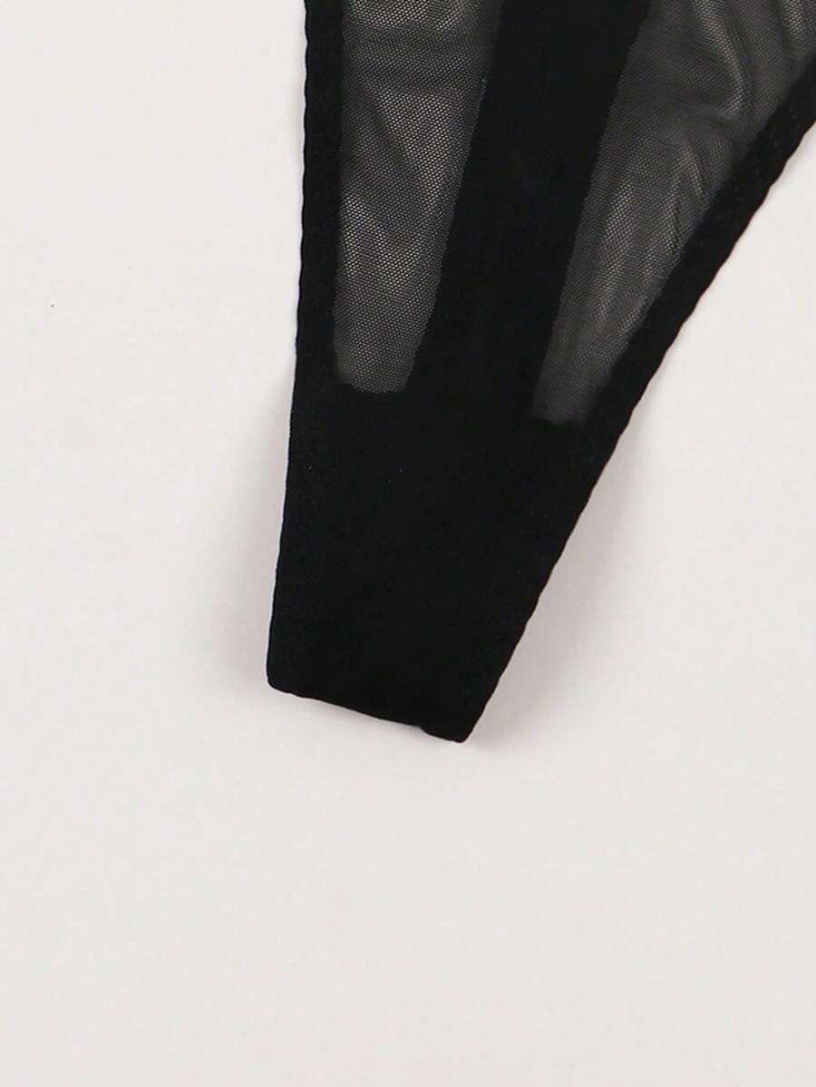 لانجري جذابة نسائية