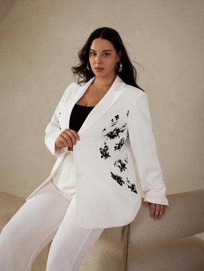 جاكيت بدلة واحدة الصدر مع طبعة زهرية مرصعة بقطعة كبيرة لجميع المقاسات واسلوب رجالي متنقل
