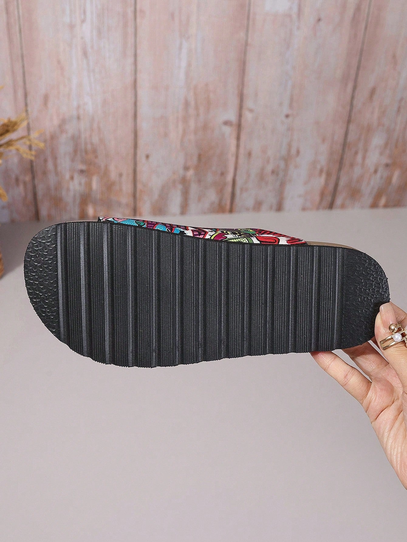 صندل خفيف الوزن سميك المرجان الناعم المسطح النعل الخارجي النعال ناعمة