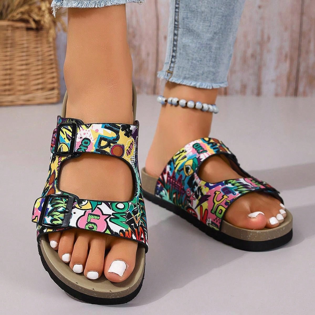 صندل خفيف الوزن سميك المرجان الناعم المسطح النعل الخارجي النعال ناعمة السطح بطبعة الفهد مع زيادة الارتفاع، مناسب للاستخدام في الشاطئ والمنزل